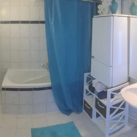 Ferienwohnung Im Alten Landarbeiterhauschen شقة